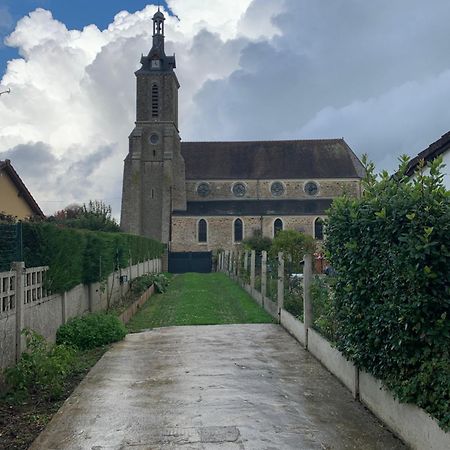 فندق Chez Fifi&Stella Neufmoutiers-en-Brie المظهر الخارجي الصورة